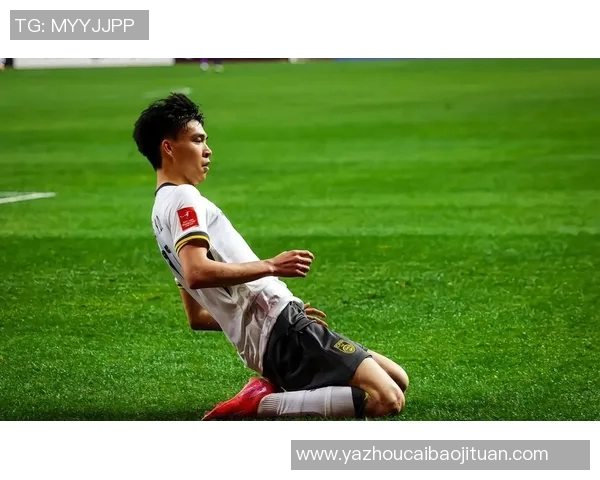 足球球星训练现场炸裂肌肉全场震惊力量与美感完美融合